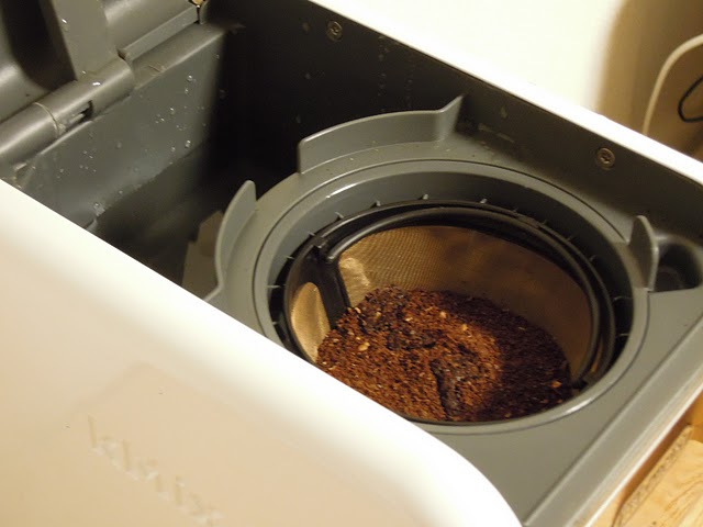 ice_coffee_beans_milled